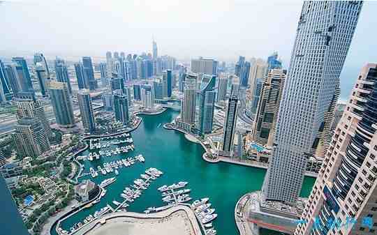 迪拜疯狂建筑迪拜十大疯狂建筑棕榈岛是世界上最大的人工岛屿