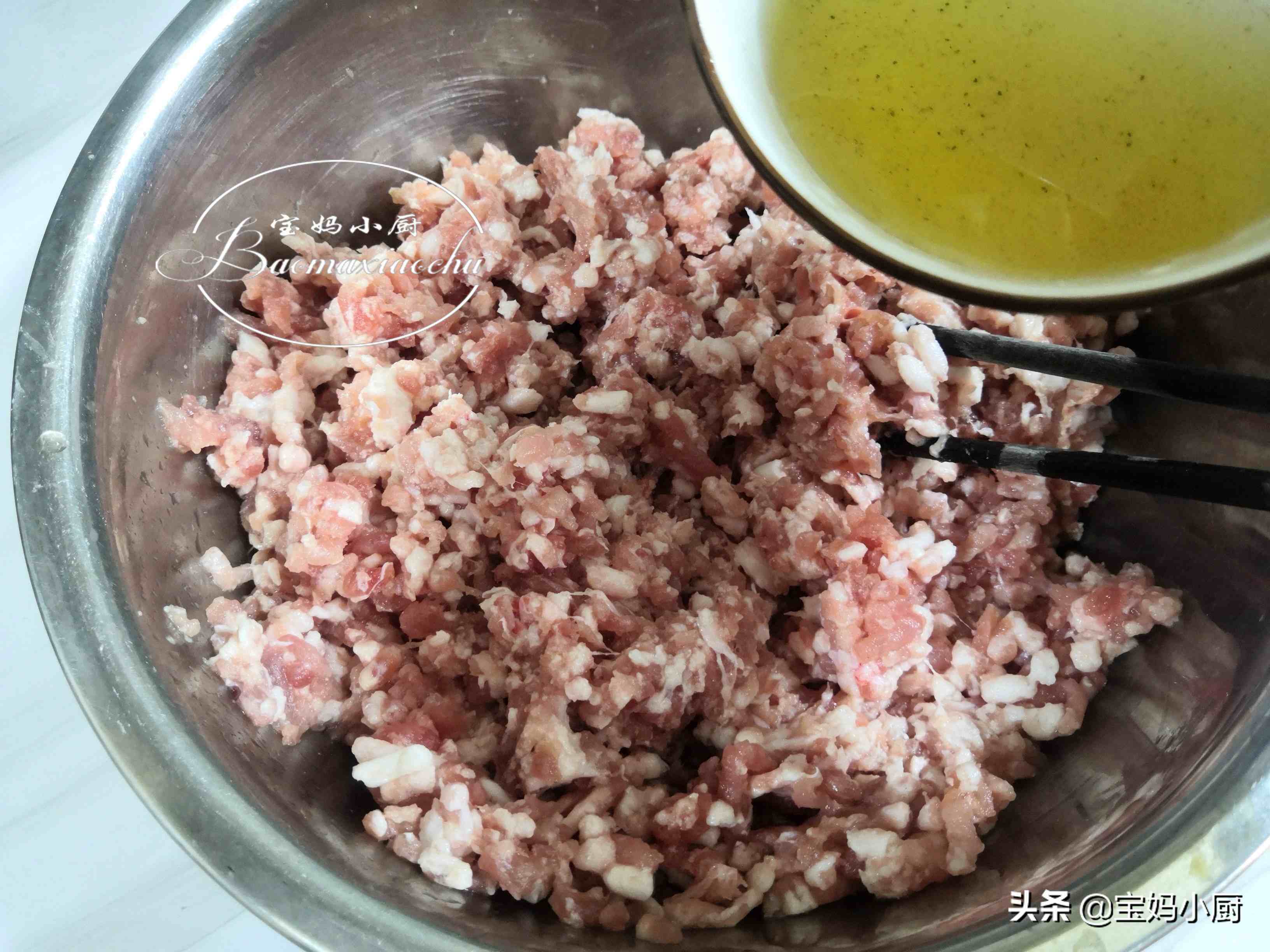 猪肉大葱饺子馅的做法(猪肉大葱馅调法)