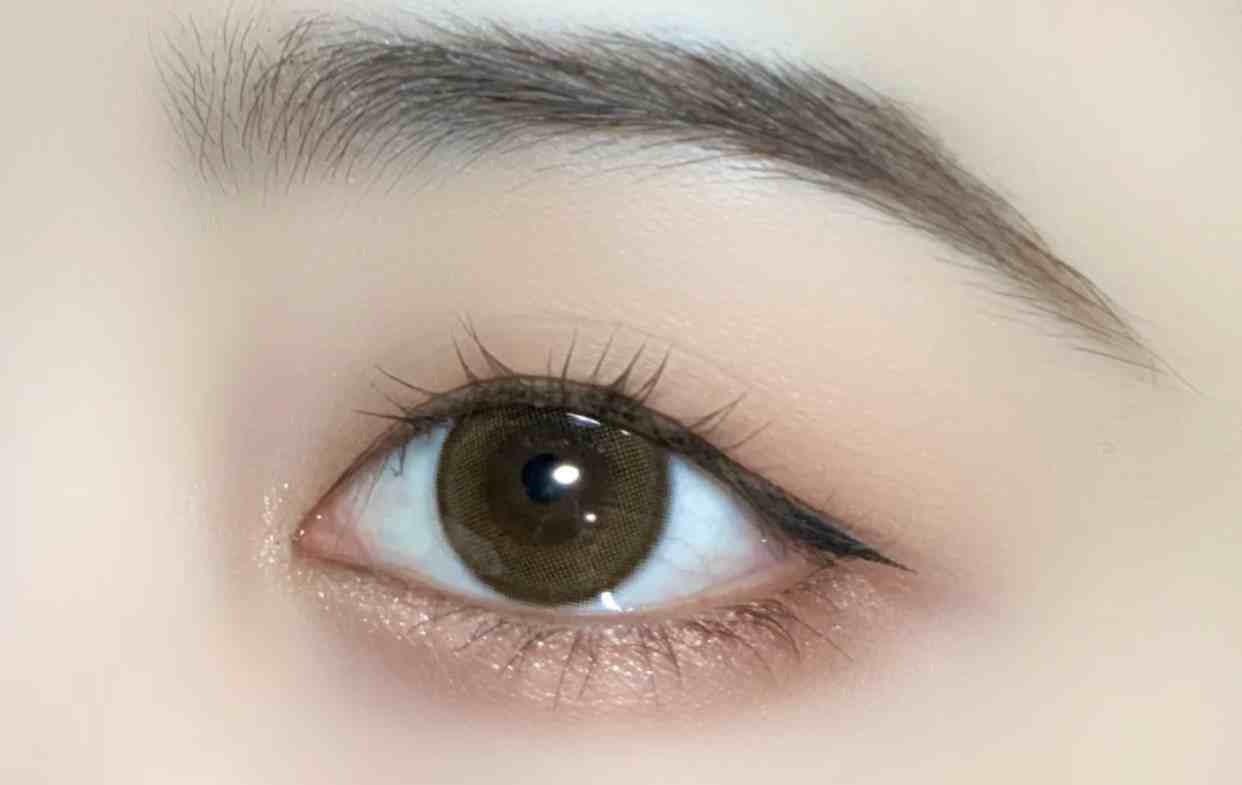 单眼皮眼线如何画眼妆?