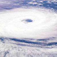 台风到来的时候台风中心的风力是最大的吗