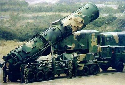 台媒：解放军向南海发射两枚导弹