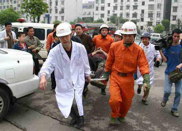 广东一工地发生坍塌致7人死亡