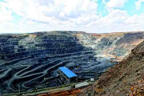 世界最大稀土矿60多年一直被当铁矿挖