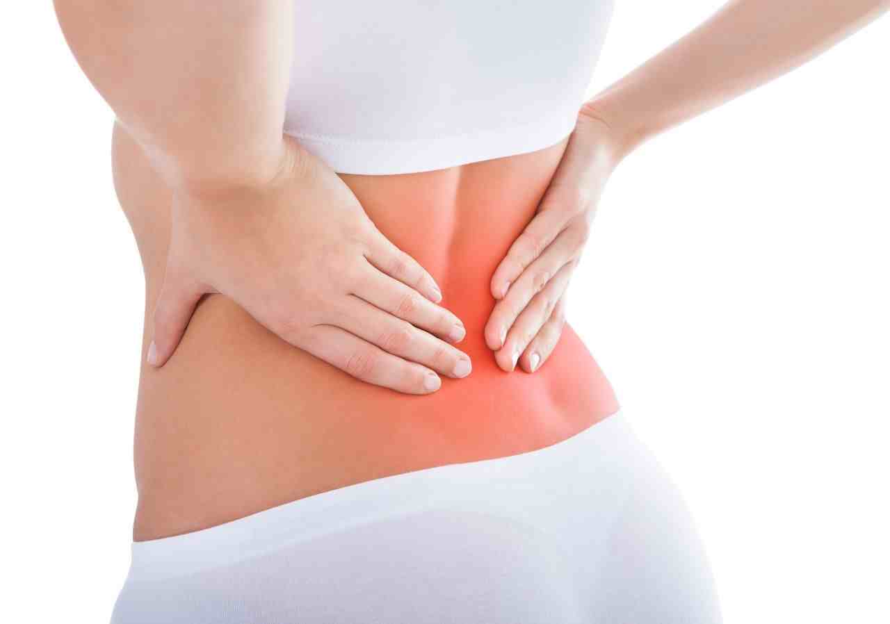 女性经常腰痛是怎么回事？或是6种妇科病的“暗示”，要及早重视
