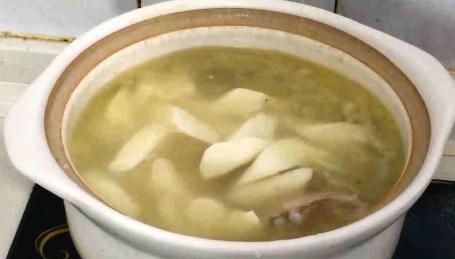 排骨汤怎么炖最好喝？汤汁浓白，味道鲜美，清爽不油腻，技巧分享