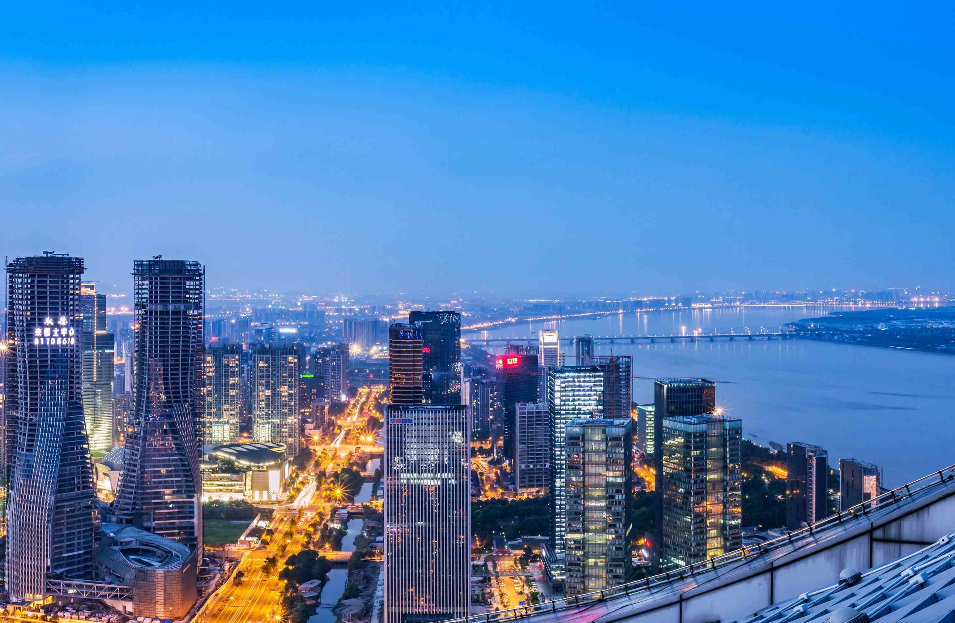 浙江省的省会城市杭州市，什么时候会成为“超大城市”？