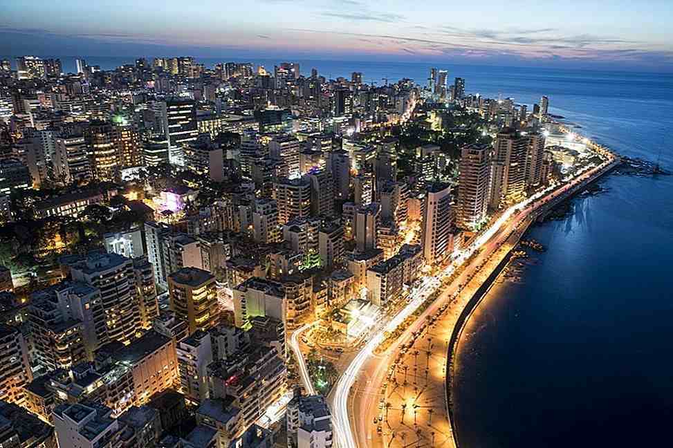 黎巴嫩全国分成省、县、市镇三级：首都也是一个省，面积却很小