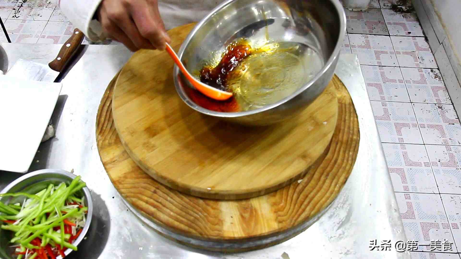 这才是凉拌腐竹做好吃的做法，做法和配方都在这里，简单又好吃