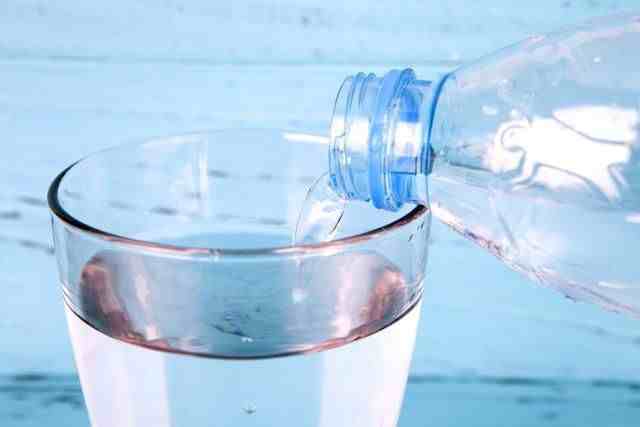 纯净水、蒸馏水和自来水的区别是什么？哪种更适合长期喝？