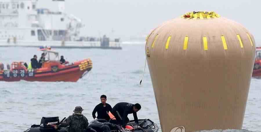 韩国岁月号沉船真相：朴槿惠失踪7小时，海警放弃救援最佳时期