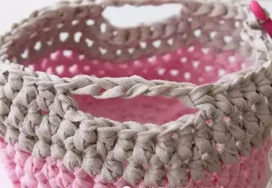 在家钩织一个收纳篮子，不但漂亮又实用，还易编织！附2款教程