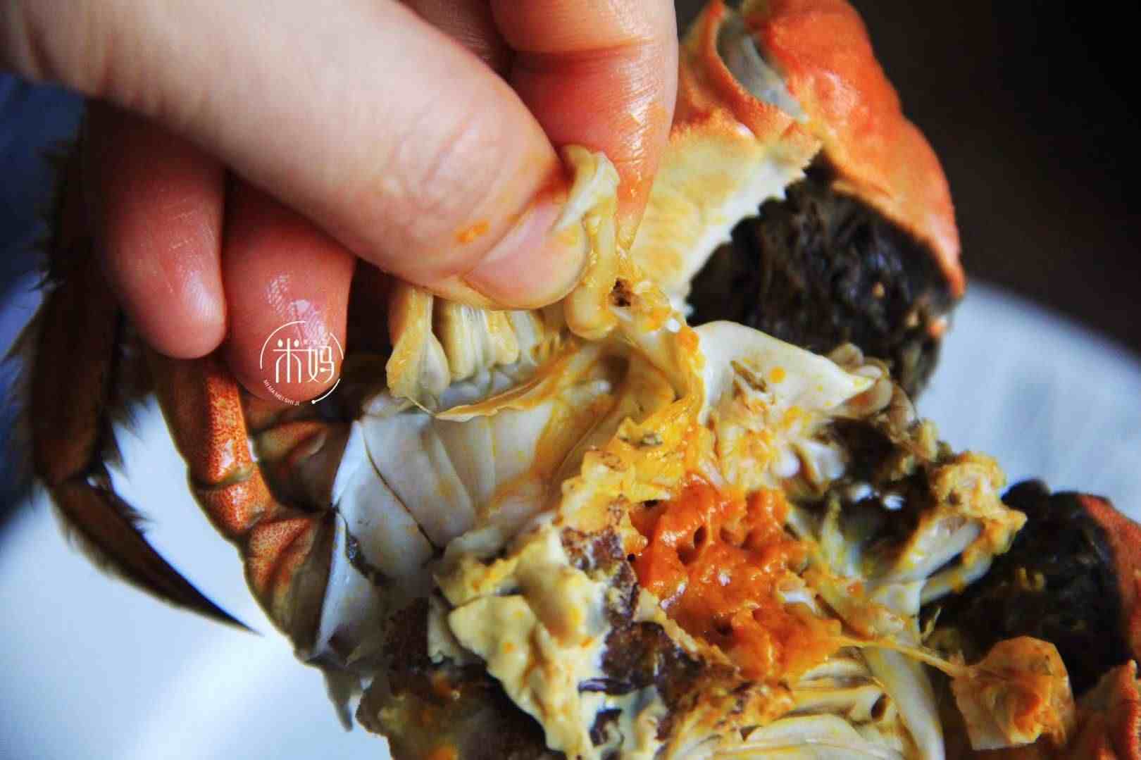 大闸蟹的正确吃法，简单几步让你把蟹吃精光，不浪费