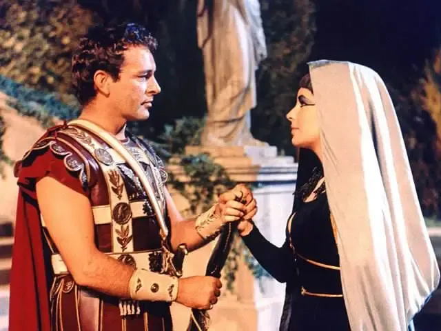 埃及艳后荒淫的一生：嫁给亲兄弟 先后勾引凯撒 其女婿与义子