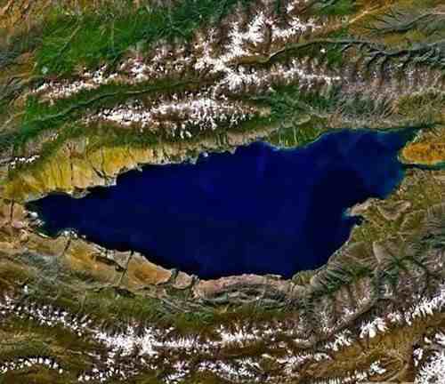 地球上最深的10个湖泊 最深的那个曾在中国