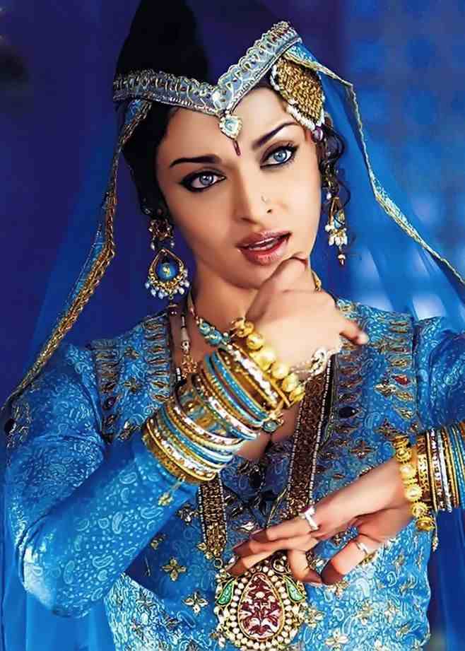 印度第一美女妮哈达尔维，性感惊艳征服世人