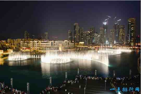 迪拜十大疯狂建筑，棕榈岛是世界上最大的人工岛屿