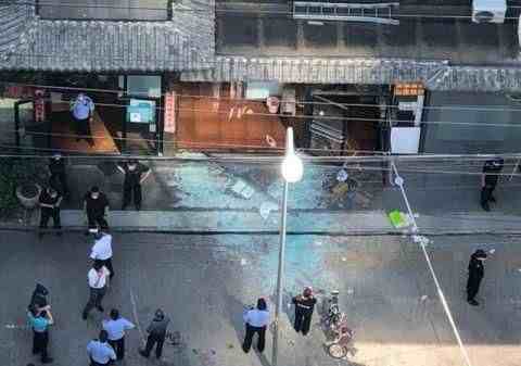 一声闷响满地玻璃 北京一餐厅突发爆炸事故