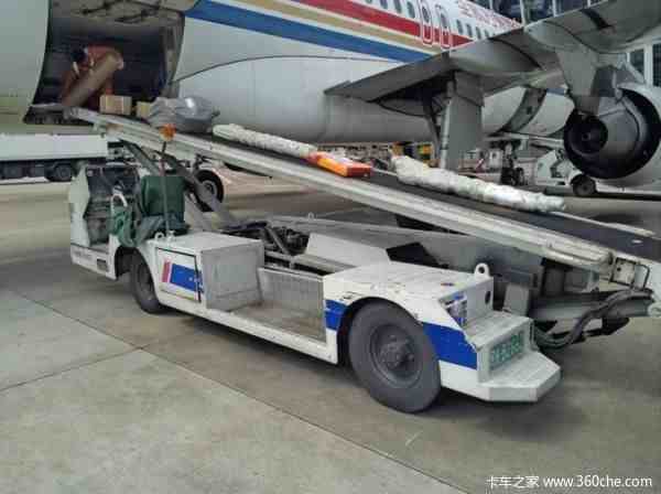 机场神车之行李传送车：拖挂式将成为热门产品
