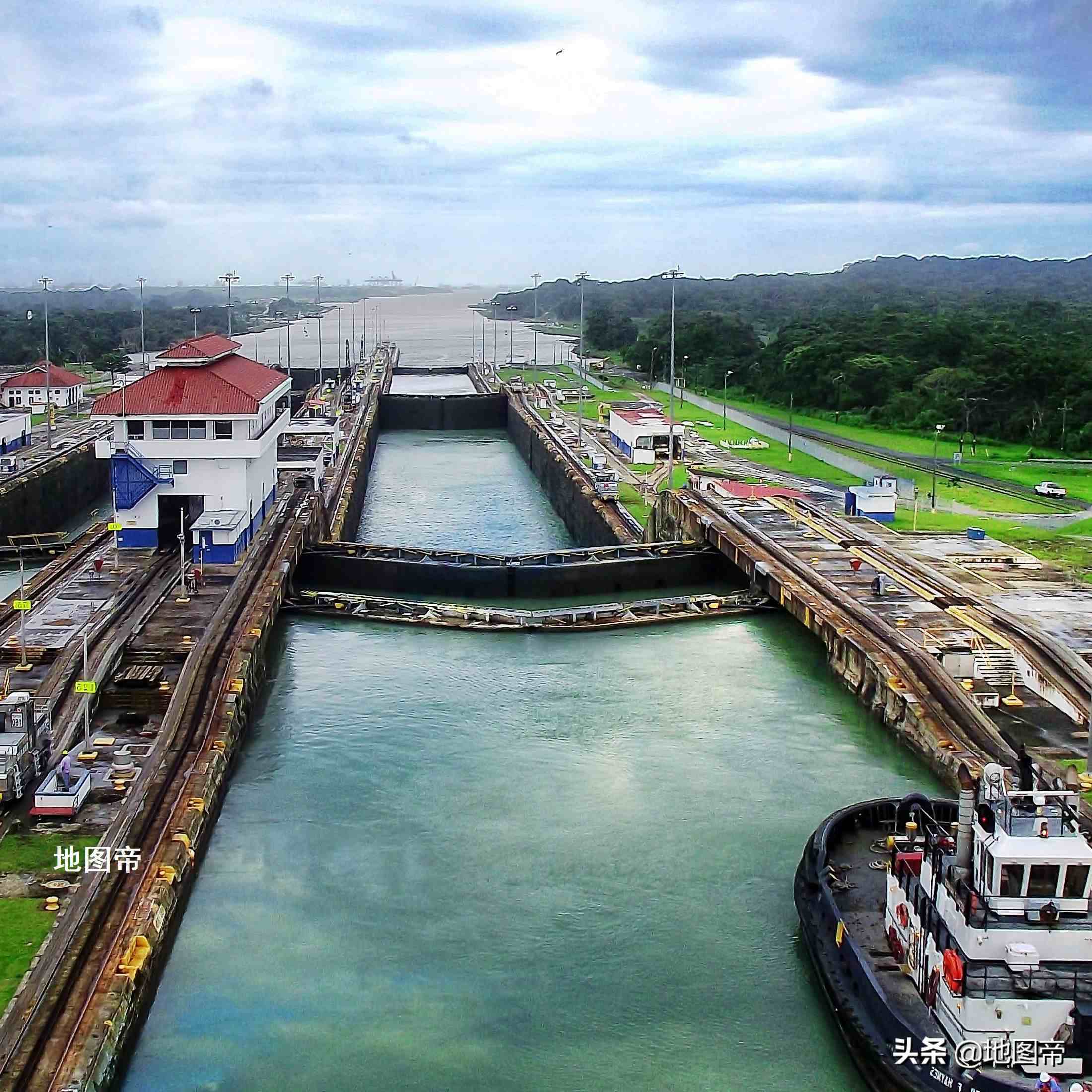 美国是如何控制巴拿马运河的？