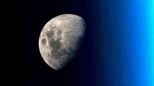 NASA科学家证实月球上有水！