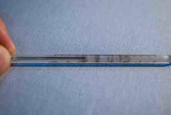 水银体温计量多久 水银体温计怎么使用 水银体温计怎么看