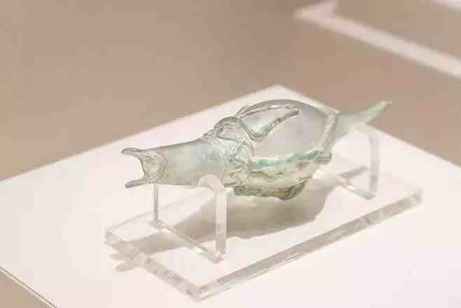 辽宁古墓出土的鸭形玻璃注，全球仅此一件