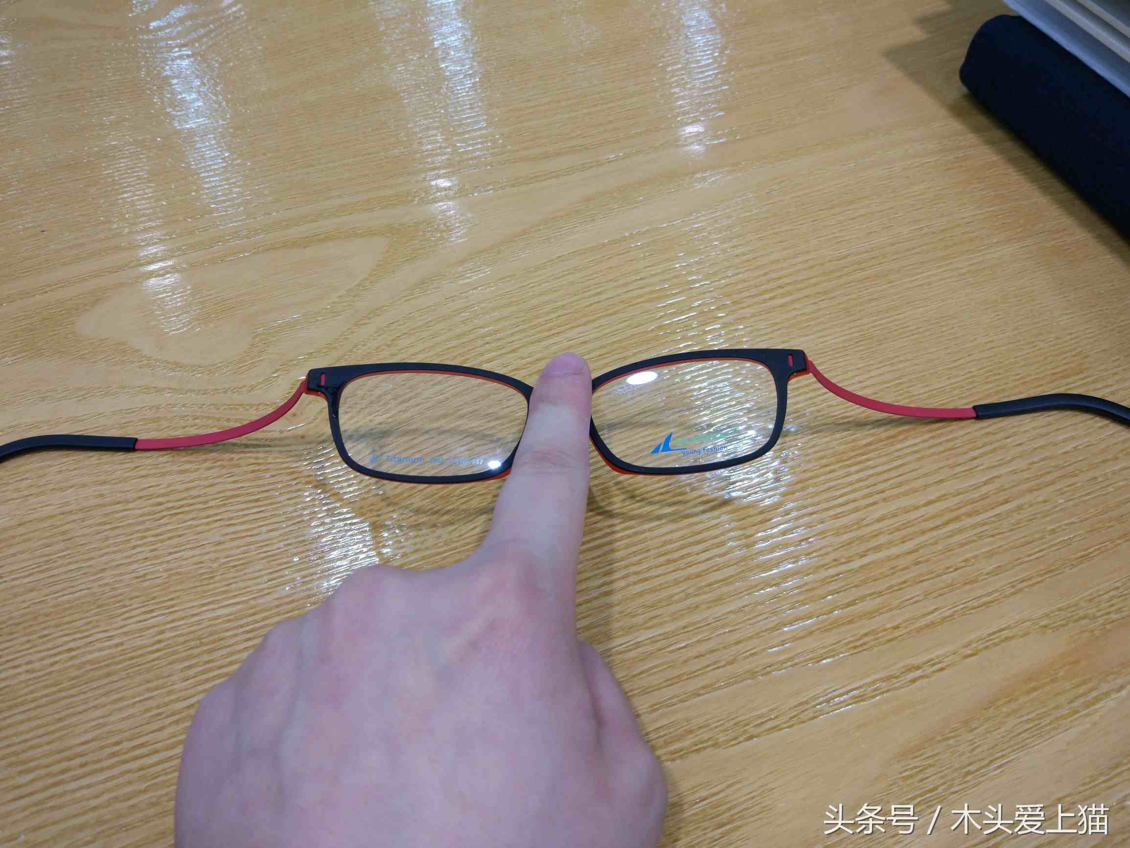 专业眼镜人告诉你眼镜框选哪种材料比较好？