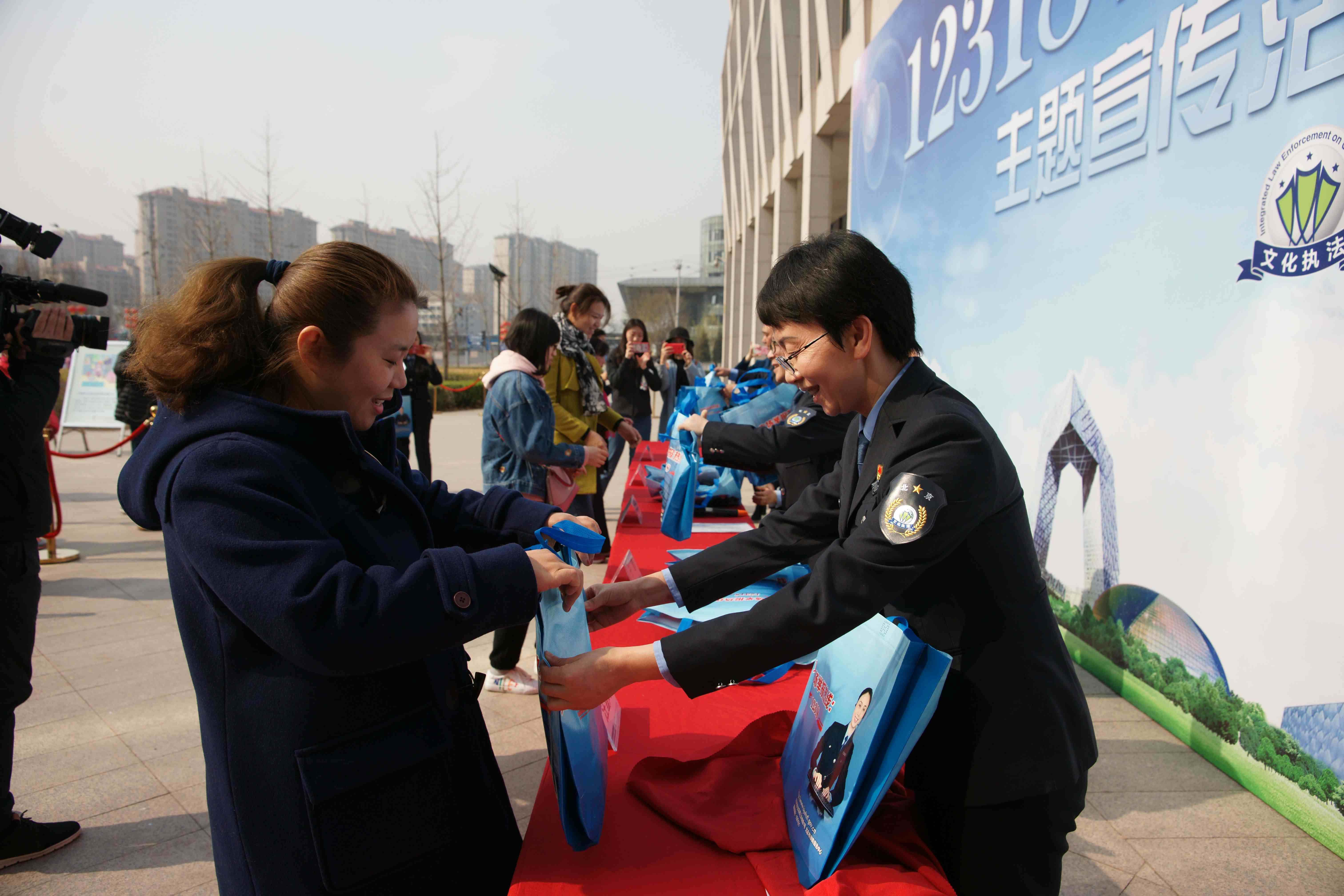 北京文化市场举报热线开通14年，发出奖励140余万元