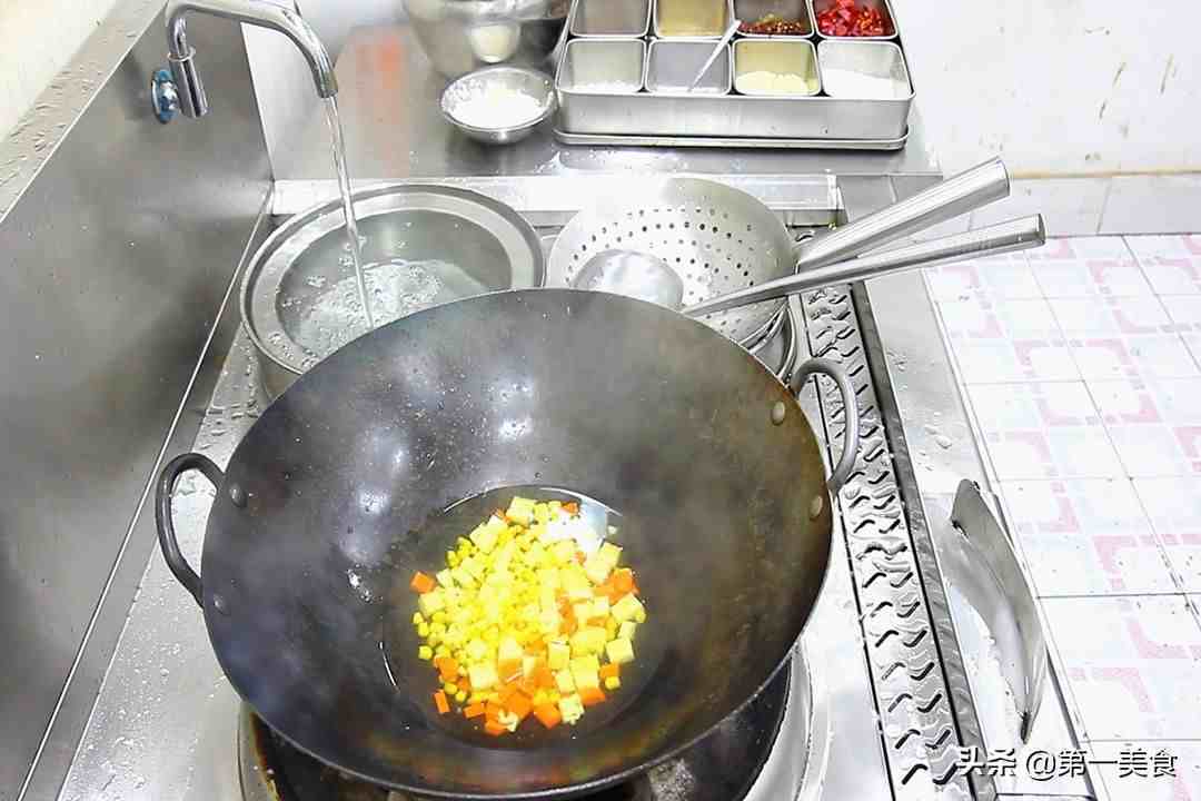 菠萝饭的做法|菠萝蒸饭最简单的做法