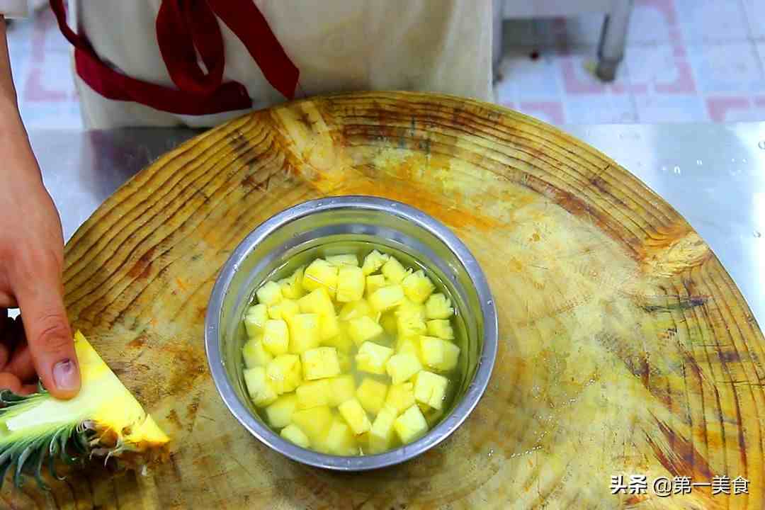 菠萝饭的做法|菠萝蒸饭最简单的做法