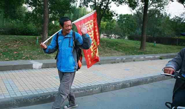 徒步中国第一人，3年半走遍17省386座城市，徒步目的让人敬佩
