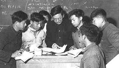 “数学天才”华罗庚：从差生到清华教授，他的人生有多传奇？惊叹