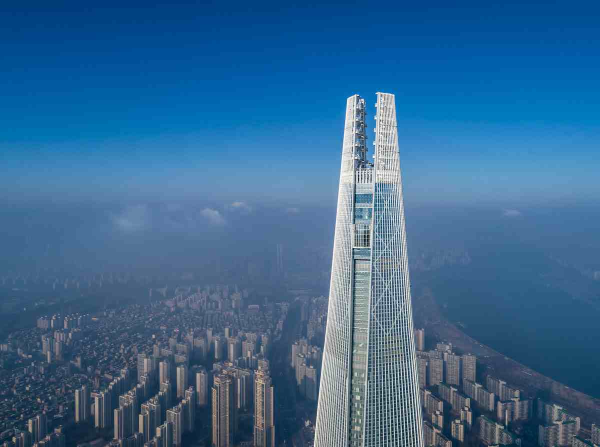 韩国第一、世界第五高摩天楼——乐天世界大厦