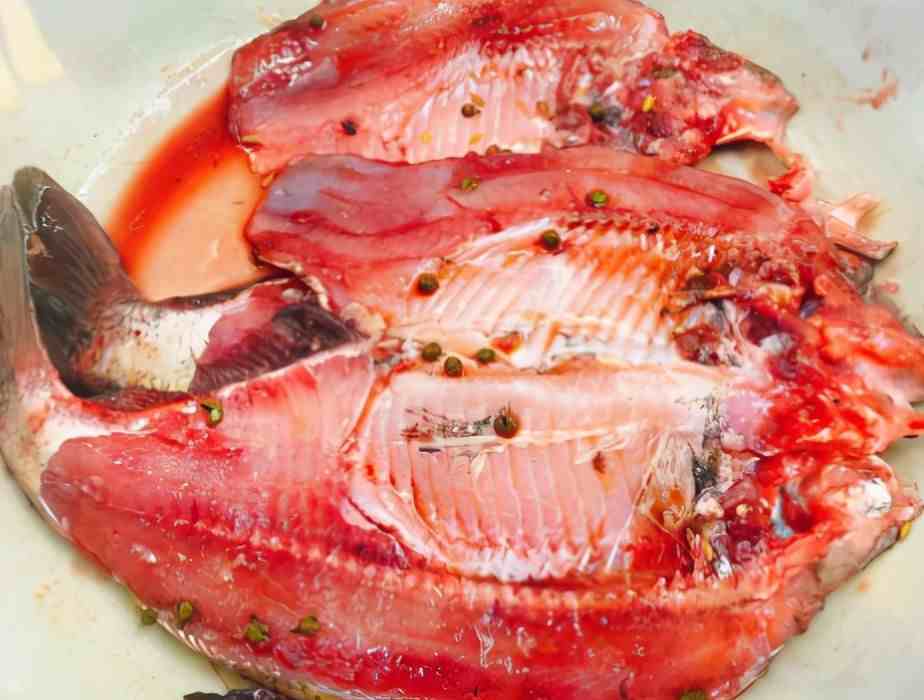 腌腊鱼时，不可只抹盐，教你详细配方和技巧，鱼肉紧实且入味