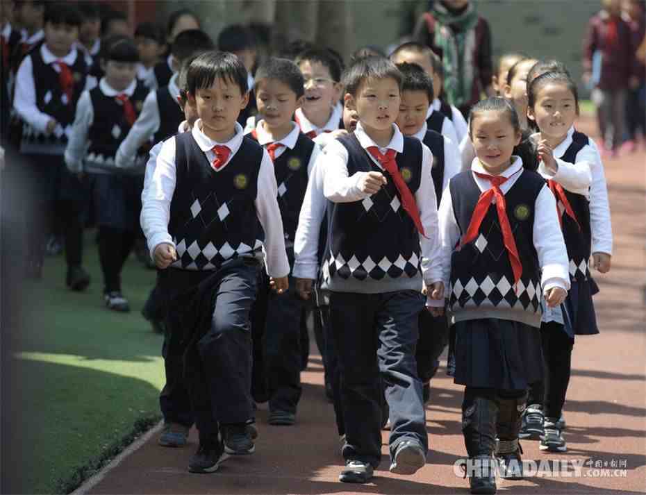 民国到现代，中国校服的百年变迁史