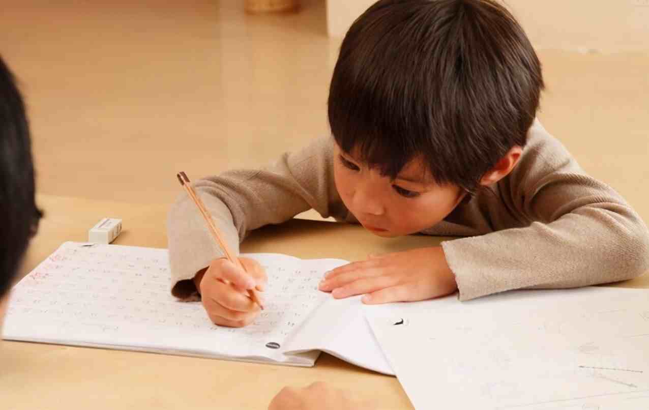 孩子写字潦草，家长愁？掌握5个练字技巧，让孩子写出一手漂亮字