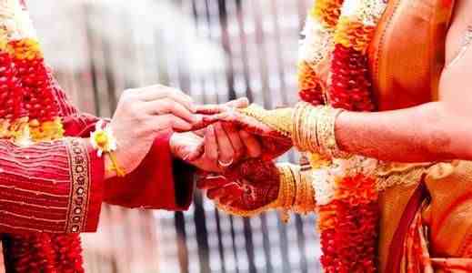 印度频发“抢新郎”事件：给不起嫁妆持枪逼新郎结婚