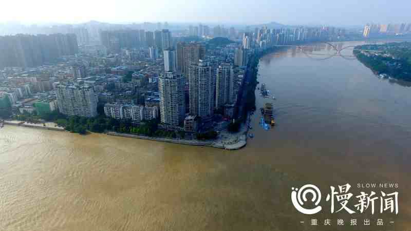 直击洪峰：重庆合川城区迎较大洪水，江水逼近文峰老街