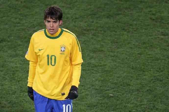 2010年世界杯时的巴西队，被淘汰的十分诡异！真的有假球存在？