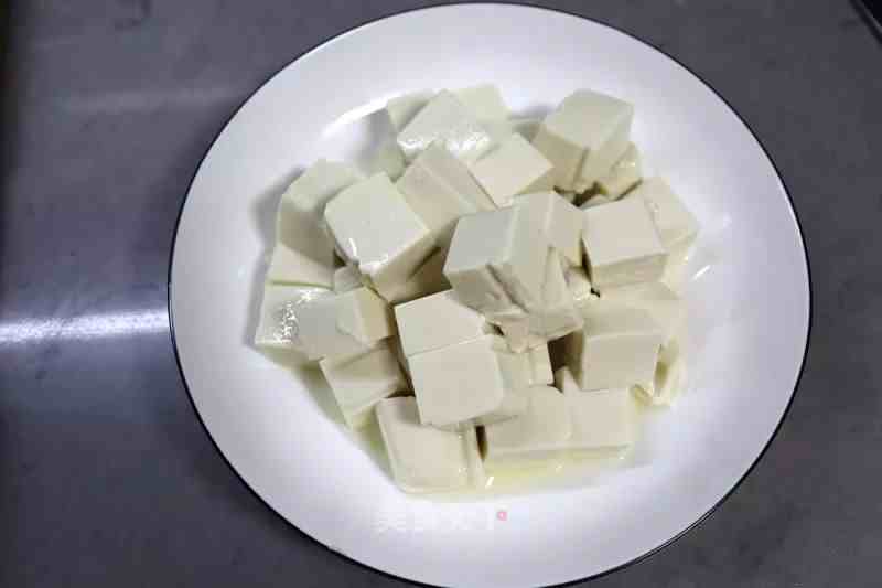凉拌皮蛋豆腐：鲜美嫩滑，做法简单，附秘制酱汁配方