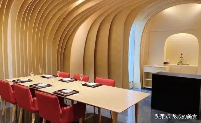 上海13家最贵的餐厅，最便宜的都是人均2000起步，没钱门都进不了