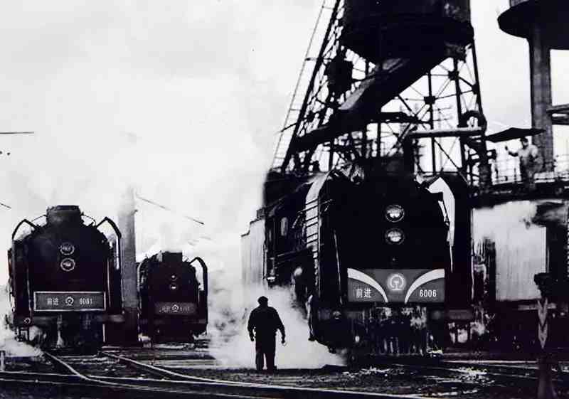 珍贵的蒸汽机车老照片，勾起几代人的青春回忆……