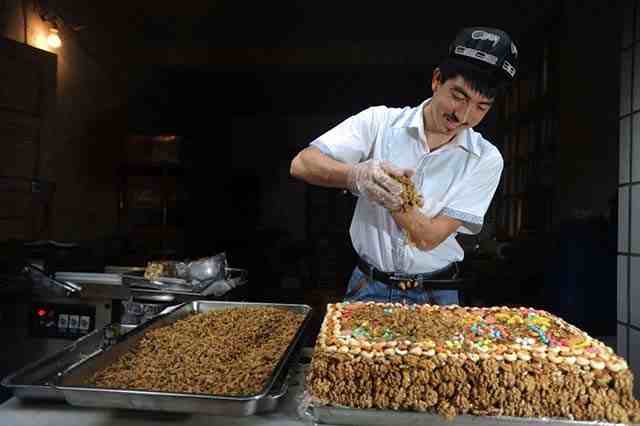新疆切糕——来自新疆的美食糕点