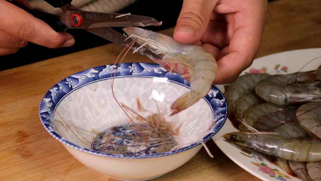 油炸大虾的做法|脆炸明虾的做法