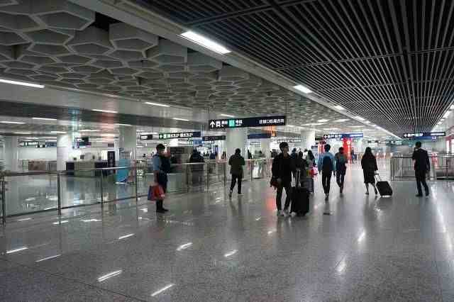 南京地铁系统巨无霸的换乘站：5线共存的南京南站，成为重要枢纽