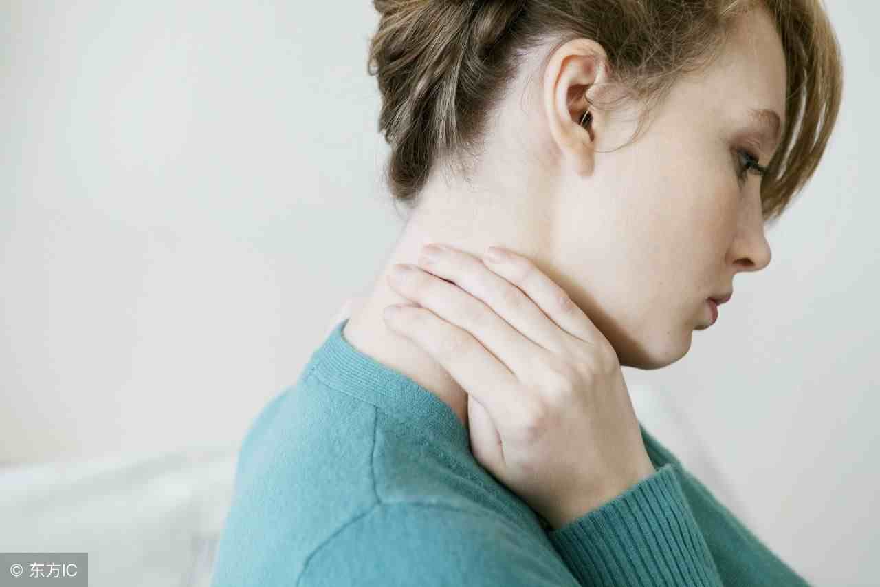 出现脖子疼痛不用急，这5个缓解方法，或能助你一臂之力