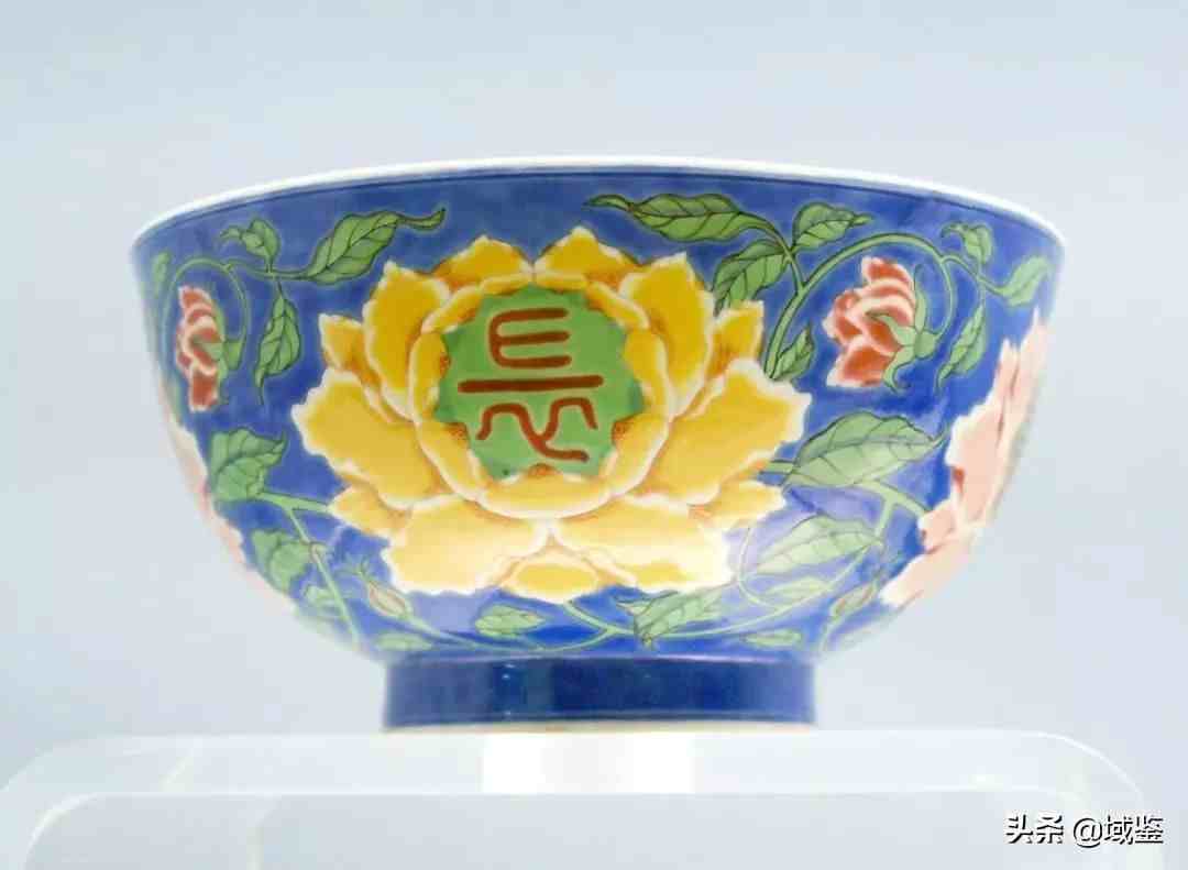 清朝彩瓷之冠——珐琅彩瓷器，康熙一朝试烧30年才成功，贵气逼人