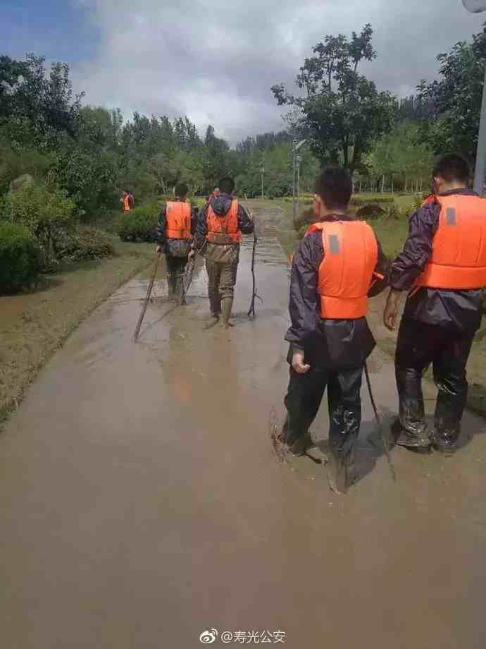 山东寿光遭遇罕见暴雨多村庄被淹，两位失踪的英雄至今还未归队！