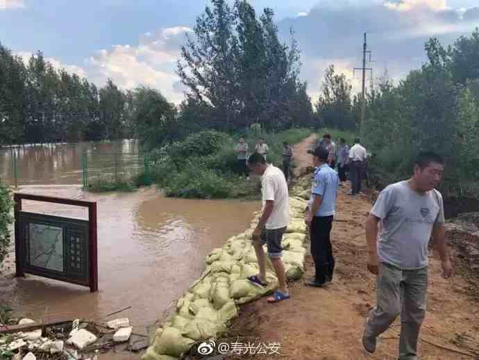 山东寿光遭遇罕见暴雨多村庄被淹，两位失踪的英雄至今还未归队！