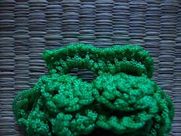 钩针编织漂亮的绿花竹底凉拖鞋，非常的实用，附图解教程